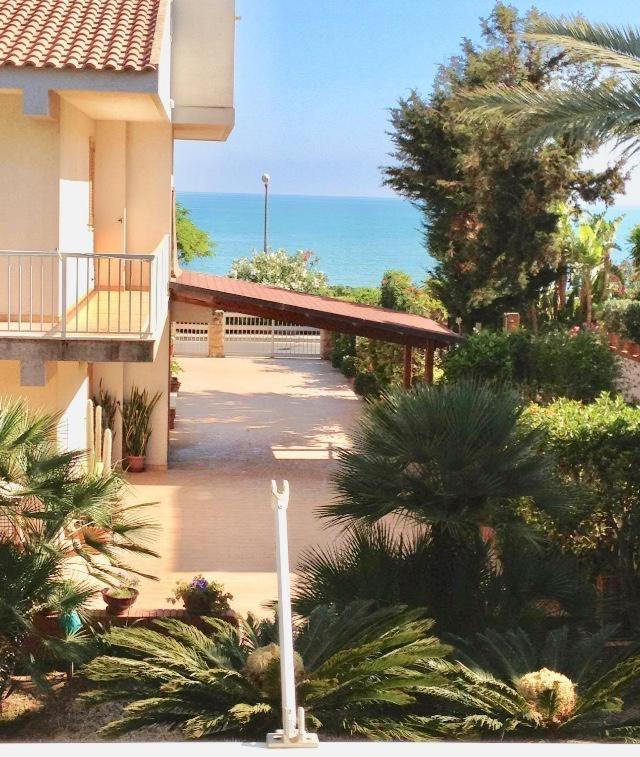 Beachfront Rooms Марина-ди-Рагуза Экстерьер фото