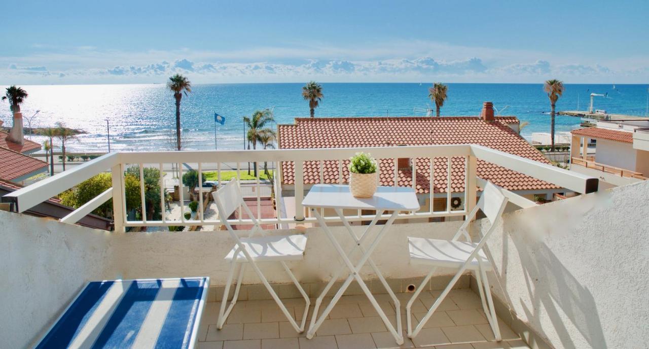 Beachfront Rooms Марина-ди-Рагуза Экстерьер фото