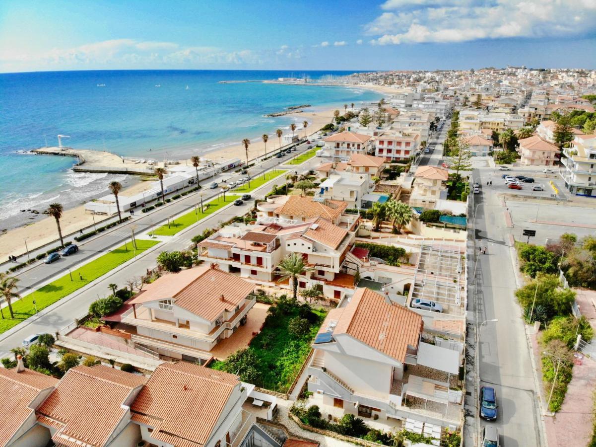 Beachfront Rooms Марина-ди-Рагуза Экстерьер фото