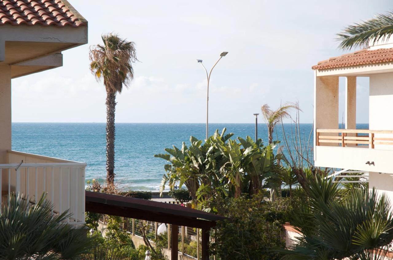 Beachfront Rooms Марина-ди-Рагуза Экстерьер фото